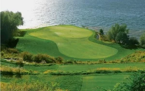 Lake View Golf Course Kunming in Yunnan on a Yunnan golf tour