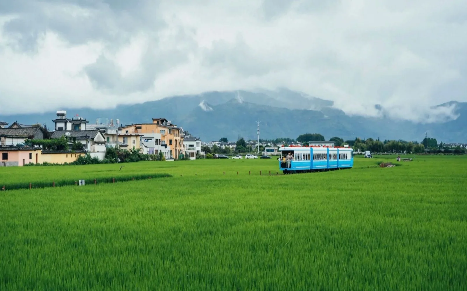 Xizhou, Dali Mosque and Erhai Viewpoint on the 17-Day Muslim-Friendly Yunnan, Chongqing & Chengdu Tour Xizhou, Dali Mosque and Erhai Viewpoint on the 17-Day Muslim-Friendly Yunnan, Chongqing & Chengdu Tour