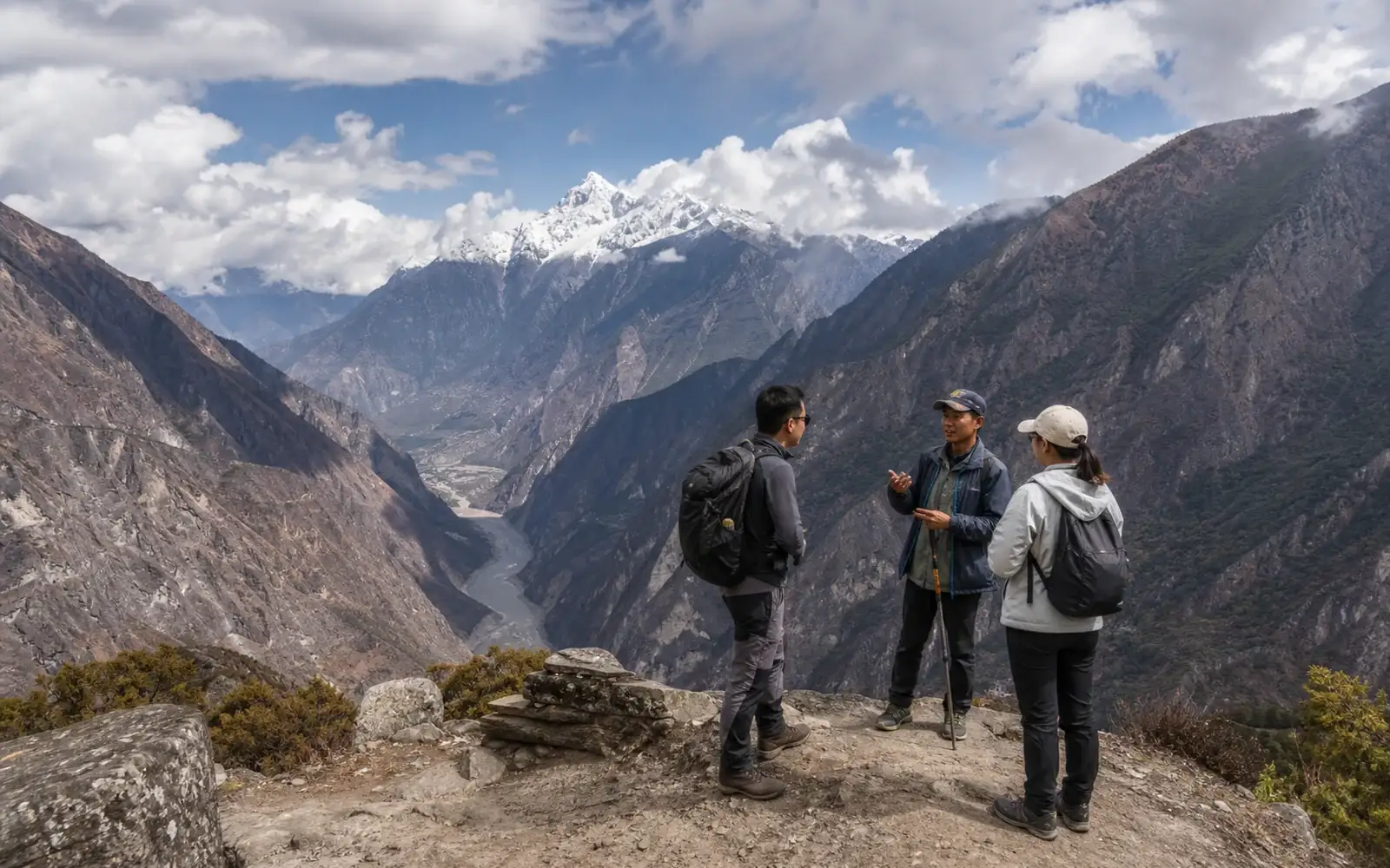 Feilaisi to Ninong Trailhead and Upper Yubeng on the 4-Day Yubeng Hiking Tour with Tiger Leaping Gorge Feilaisi to Ninong Trailhead and Upper Yubeng on the 4-Day Yubeng Hiking Tour with Tiger Leaping Gorge