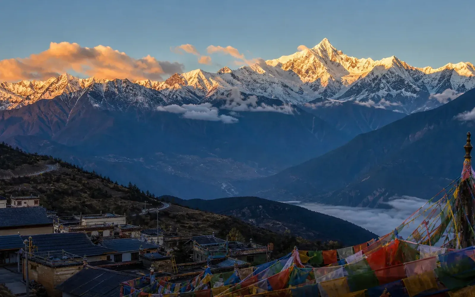 Feilaisi to Shangri-La | Meili Snow Mountain Sunrise on the 2-Day Shangri-La, Feilaisi and Balagezong Tour Feilaisi to Shangri-La | Meili Snow Mountain Sunrise on the 2-Day Shangri-La, Feilaisi and Balagezong Tour