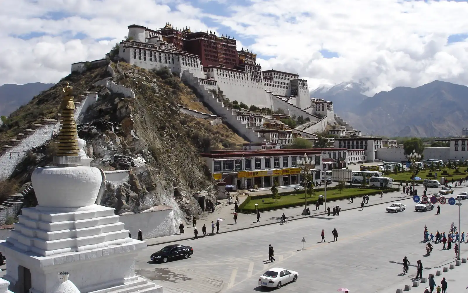 Lhasa Acclimatization and Leisure on the 12-Day Sichuan-Tibet Highway Private Tour to Lhasa Lhasa Acclimatization and Leisure on the 12-Day Sichuan-Tibet Highway Private Tour to Lhasa