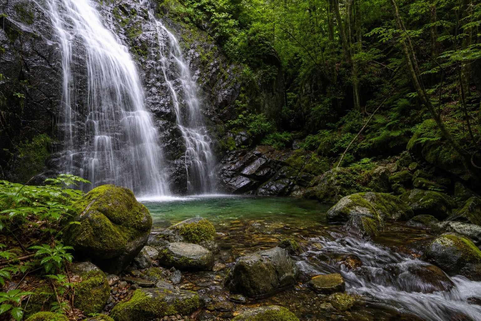 Shenyang Experience, Day 3 of 4-Day Jilin Nature Tour: Triangle Dragon Bay, Diaoshuihu Waterfall & Meihekou