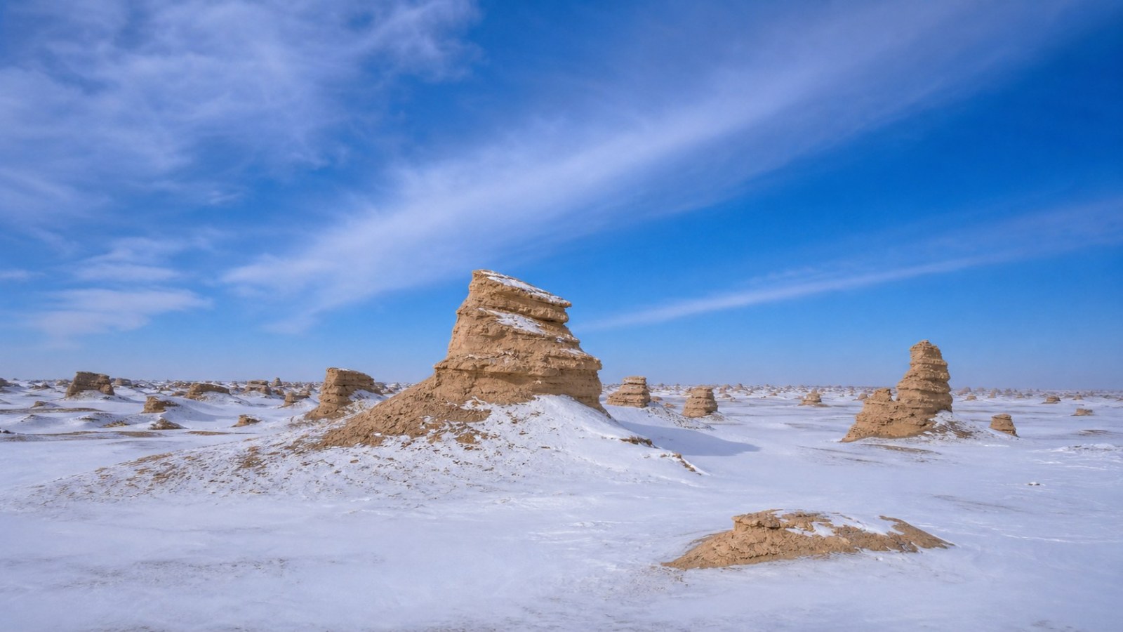 Hemu to Urho Devil City — 9-Day Northern Xinjiang Altay Winter Group Tour