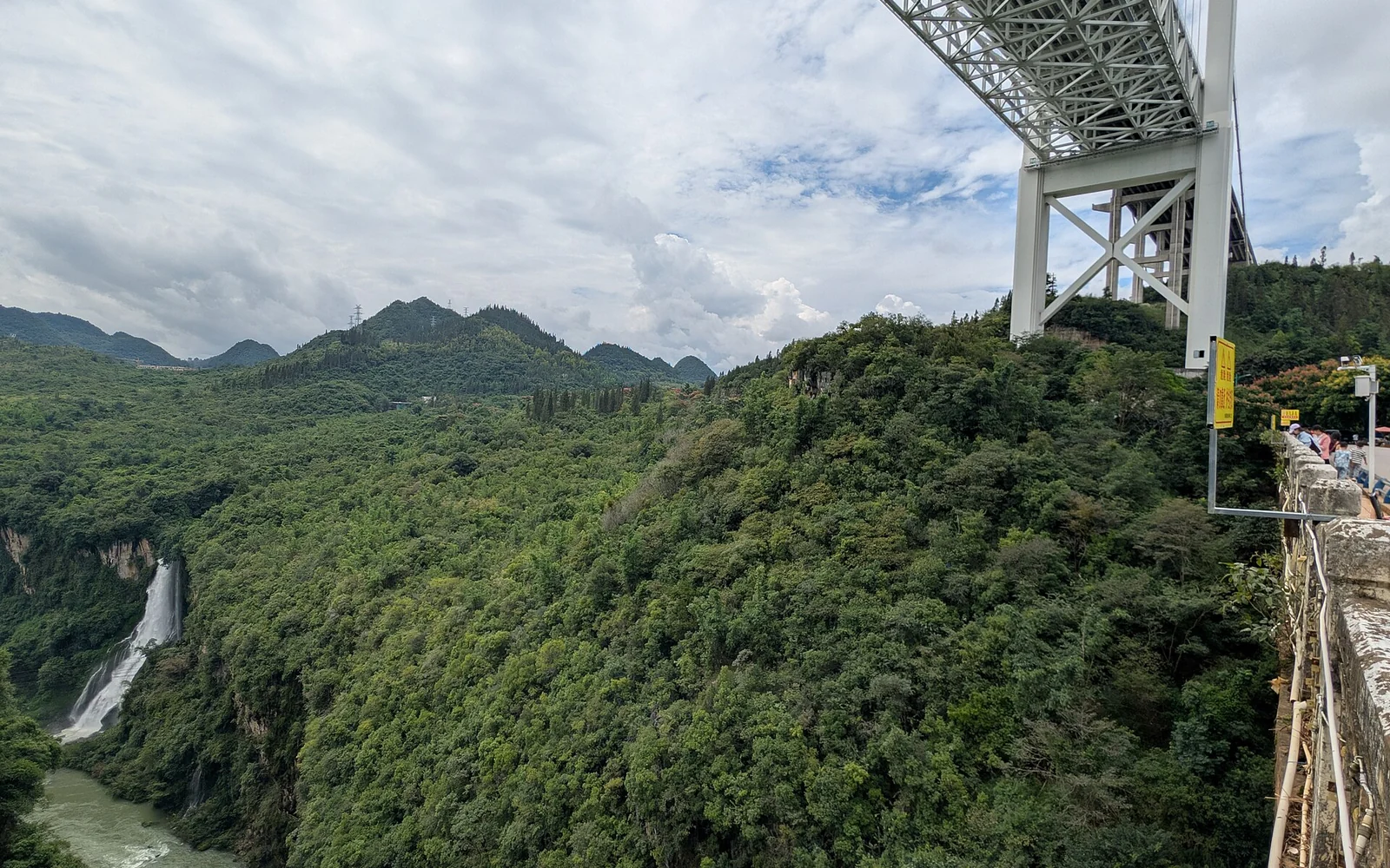 Cliffs of Maling River Gorge