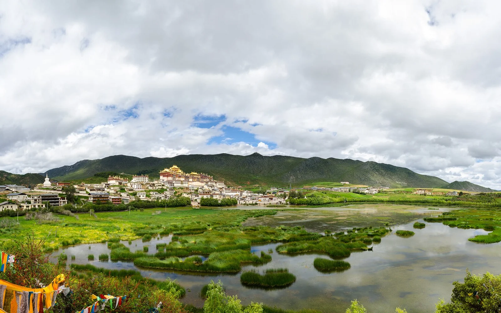 Ganden Sumtseling Monastery in Shangri-La