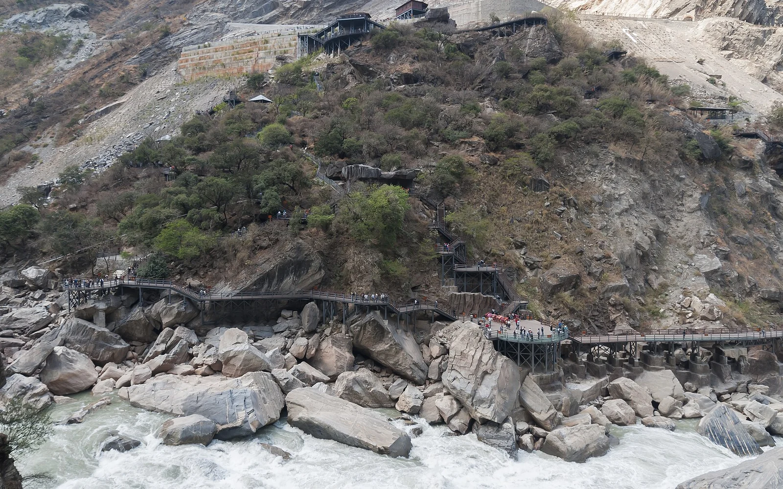 Tiger Leaping Gorge river landscape