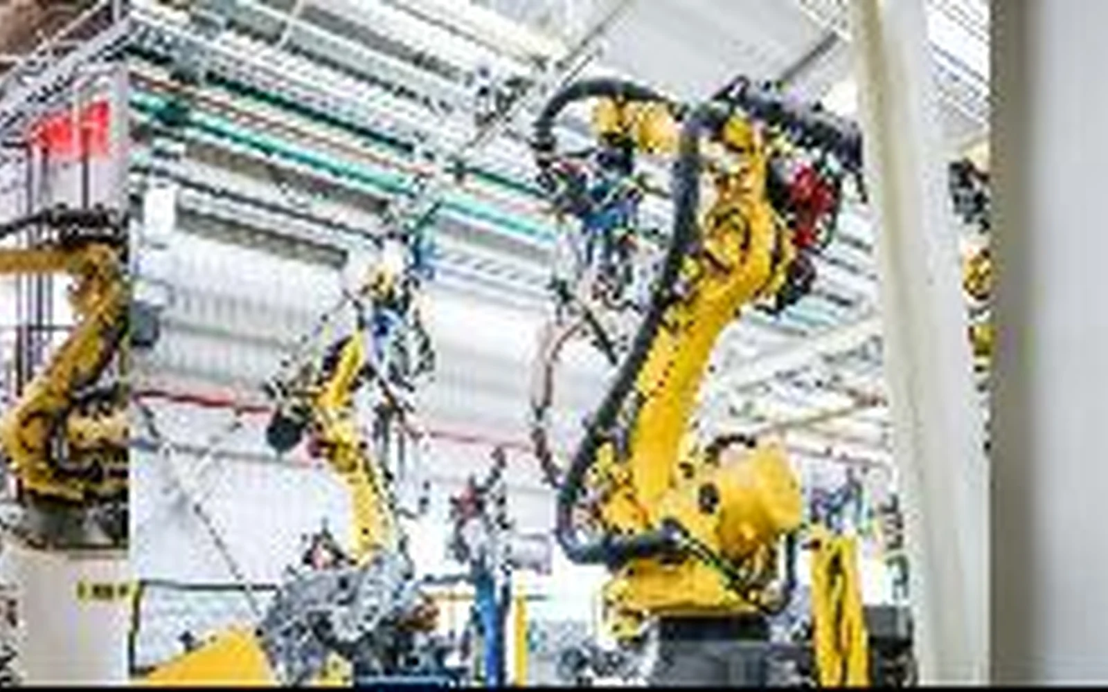 Visitors learning about vehicle manufacturing in Nanjing