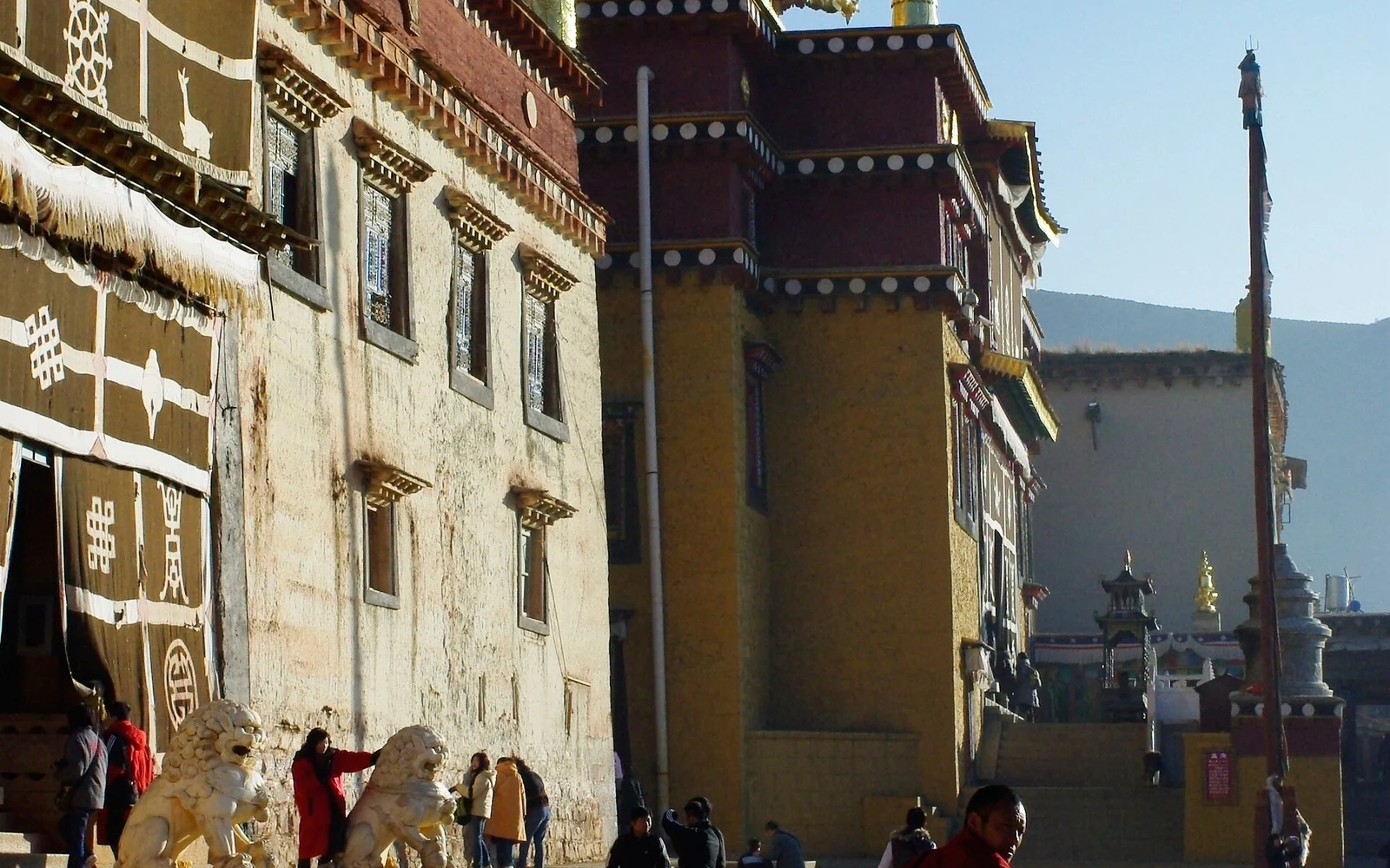 Ganden Sumtseling Monastery in Yunnan