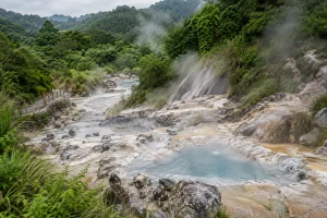 5-Day Tengchong Hot Springs & Heshun Slow Tour