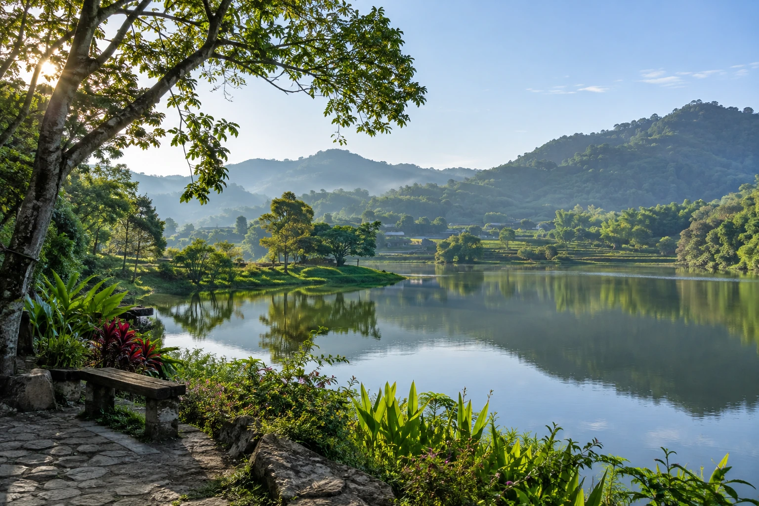 Lakeside greenery in Pu’er, Yunnan