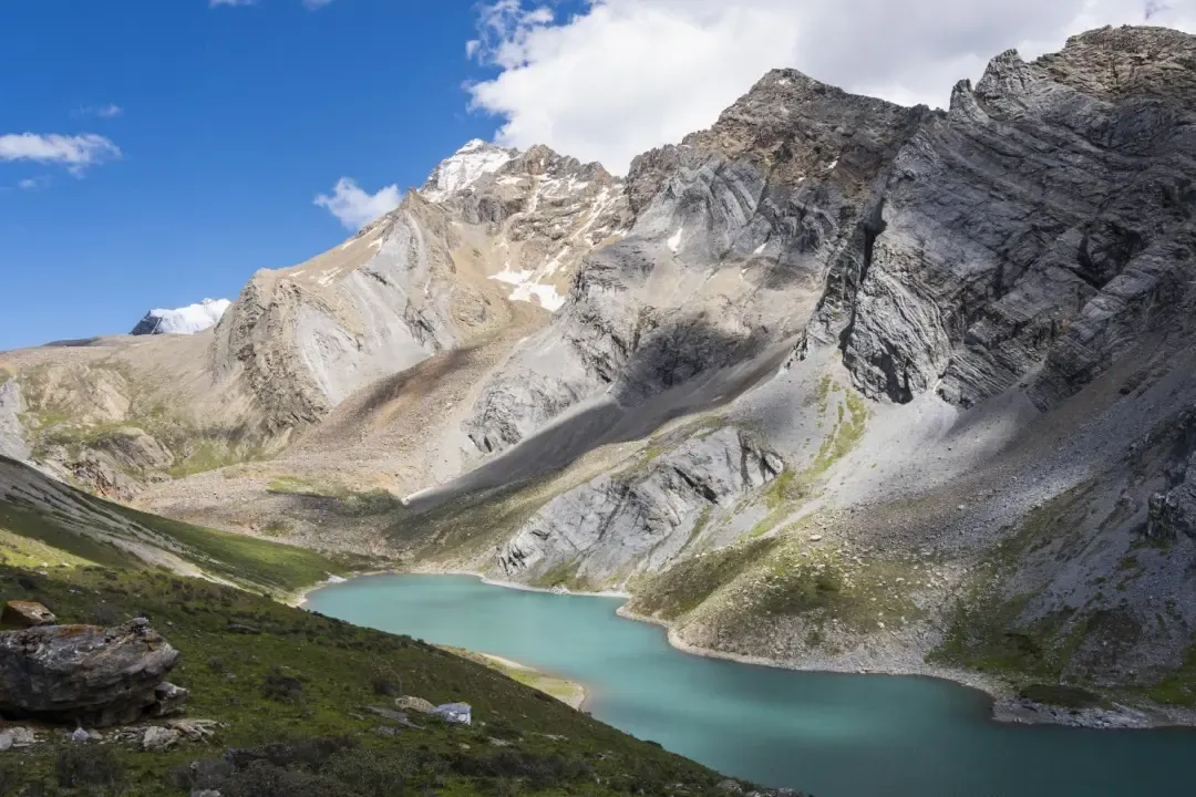 Alpine lake scenery on the Animadong and Cuoni route