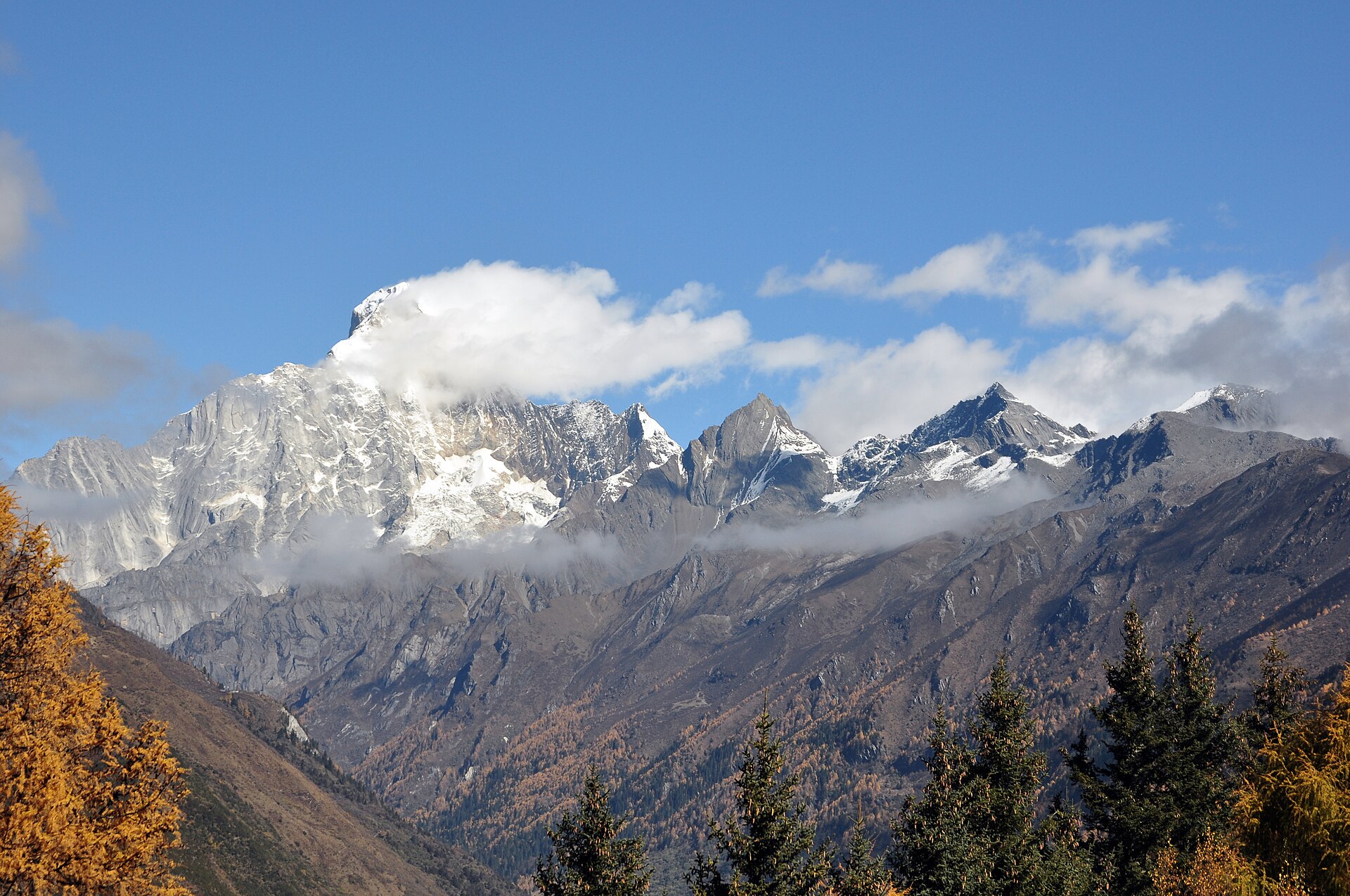 The four peaks of Mount Siguniang