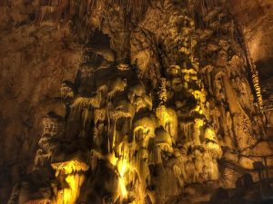 1-Day Zhijin Cave and Grand Canyon Private Tour